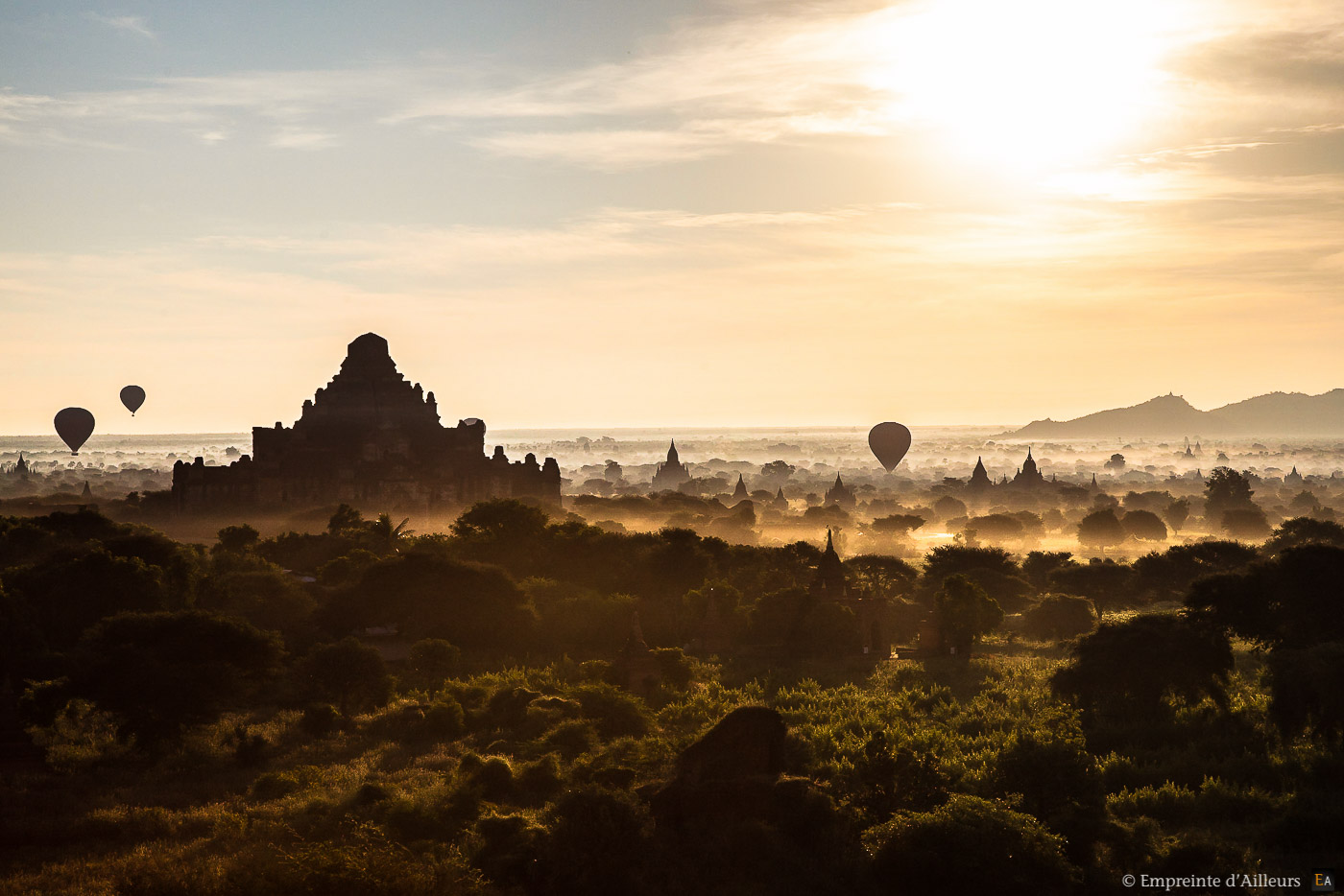 Brume sur Bagan