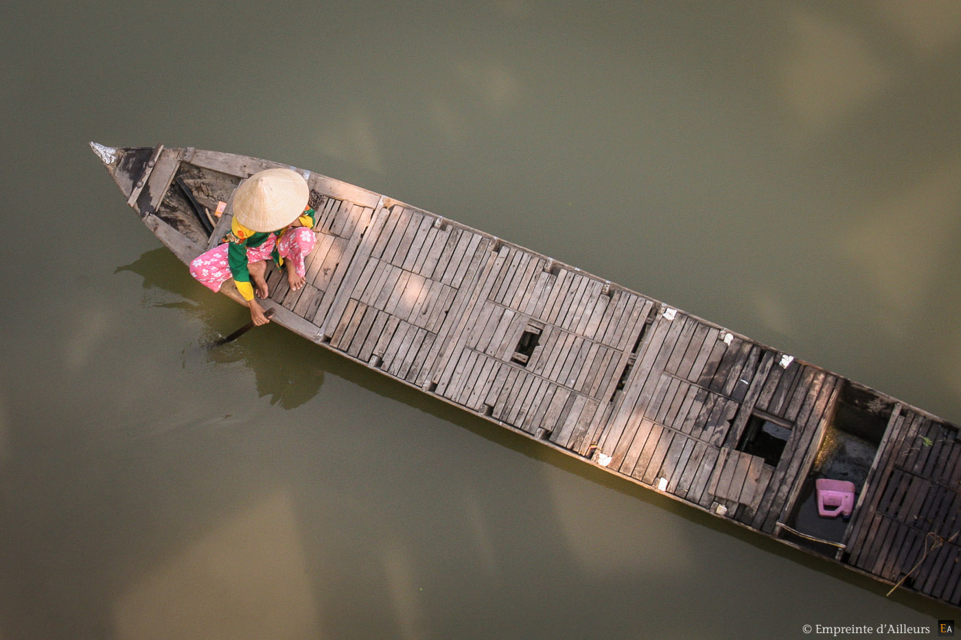 Barque sur un canal du delta du Mékong