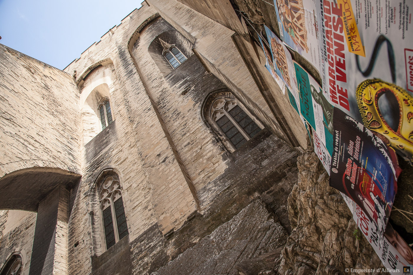 Palais des Papes et affiches